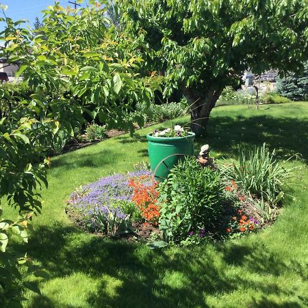 Your Home Away From Home Kelowna Luaran gambar
