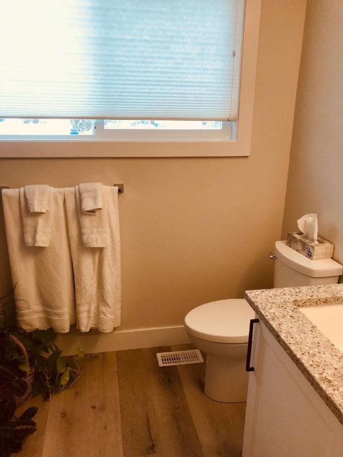 Your Home Away From Home Kelowna Luaran gambar